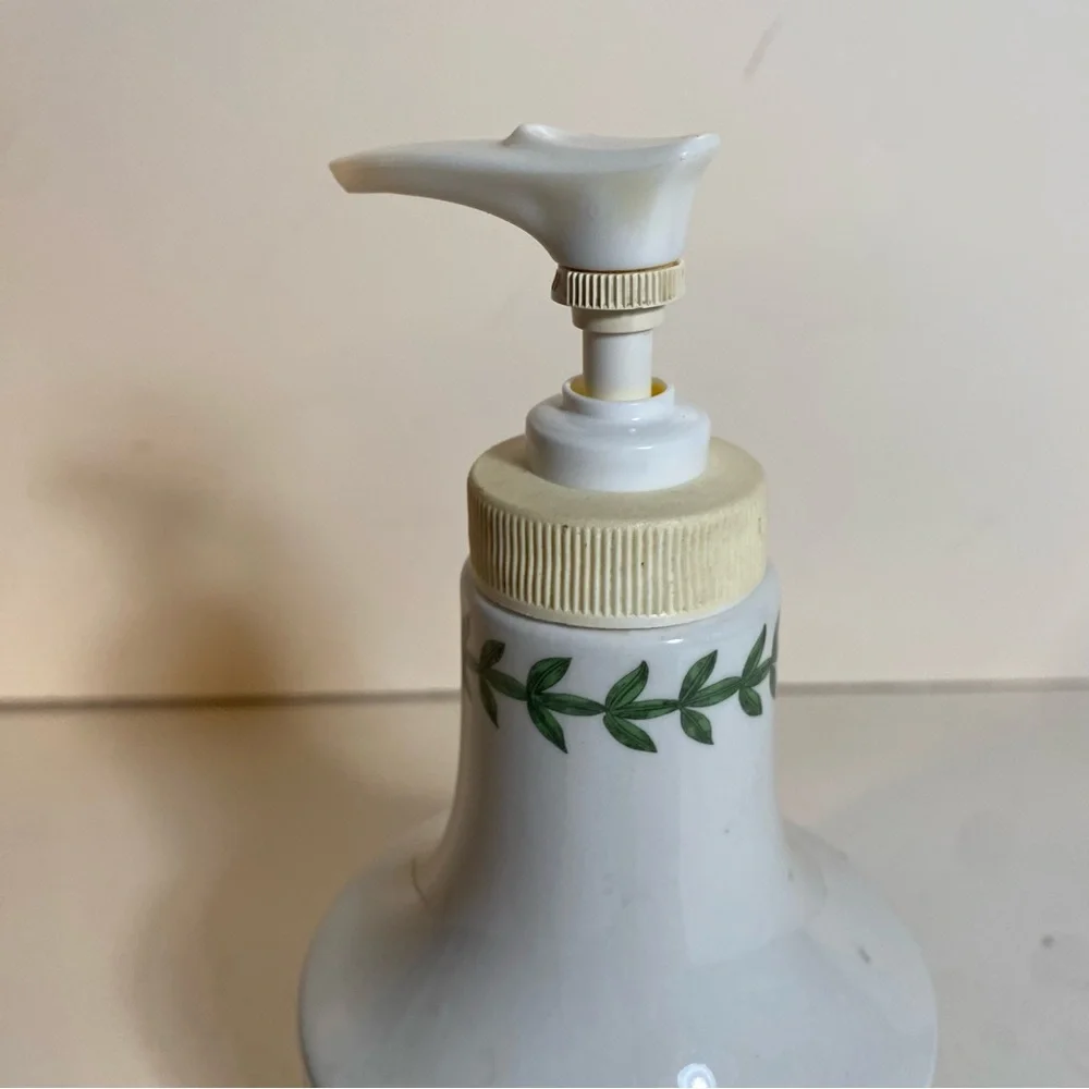 Discontinued Portmeirion Botanic Garden Forget-Me-Not Lotion Soap Dispenser